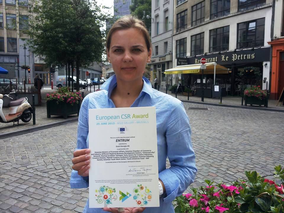 ENTRUM-diploma-ja-Darja-CSR-Brussels-25_06_2013